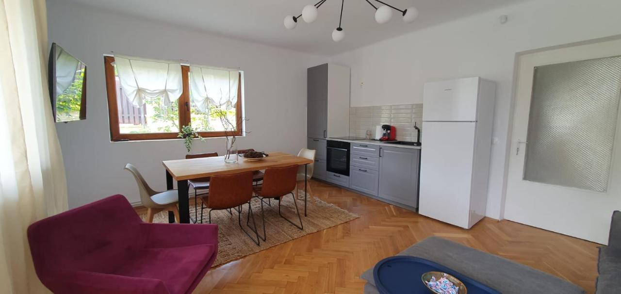 The Pines Serviced Apartments Braszów Zewnętrze zdjęcie